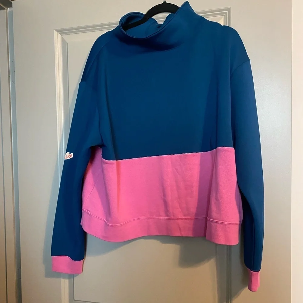NWOT Nike Pro half zip